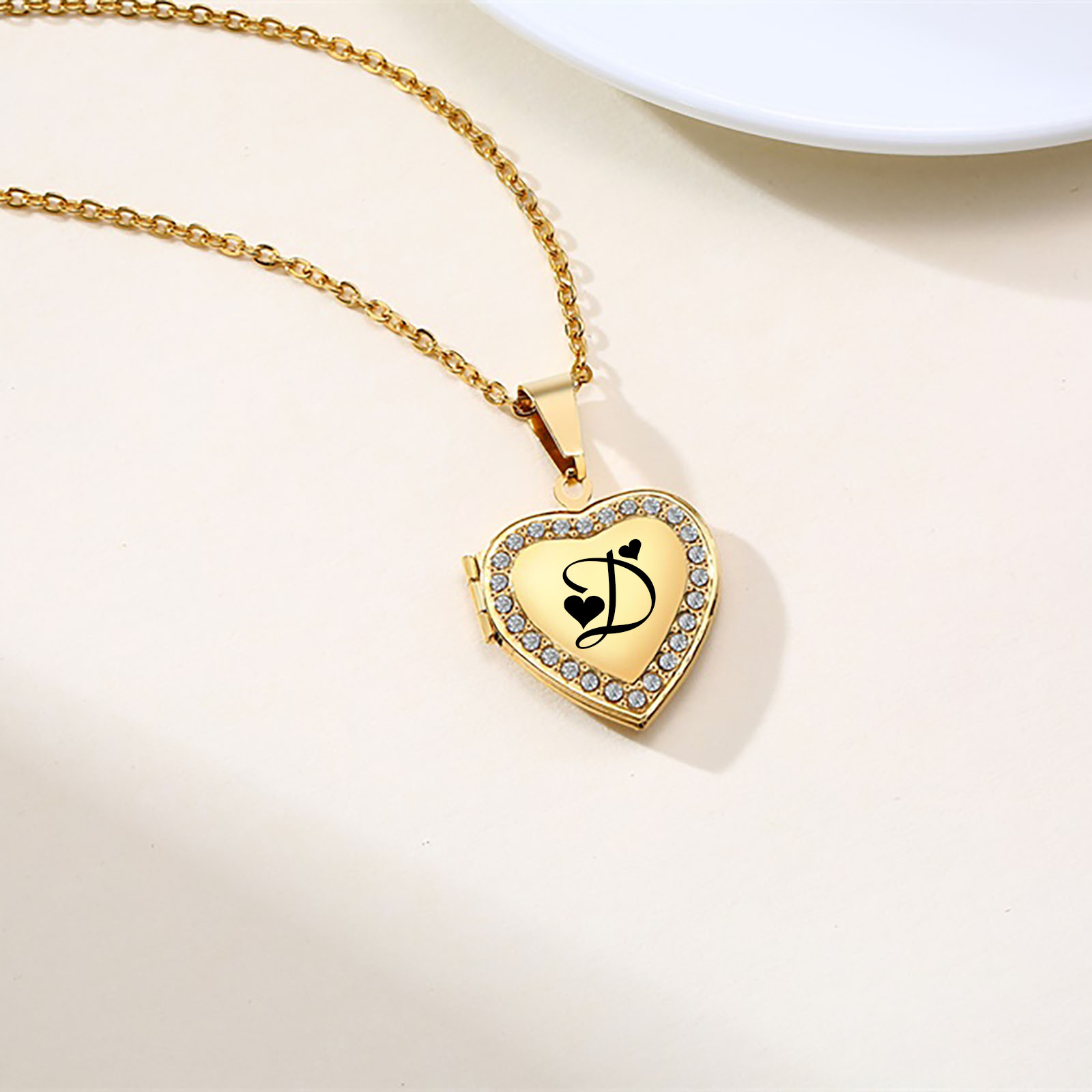 Free Engraving Initials Heart  - Heart Locket Necklace Photo recension och pris