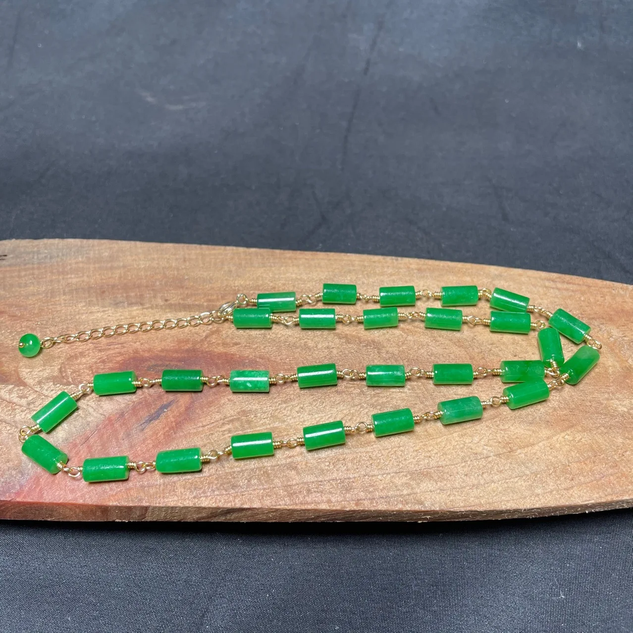 Green Jade Beaded Necklace Vin - Necklaces recension och pris