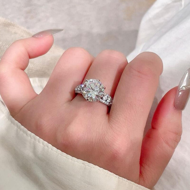 4 Carats High Sparkle Classic  - Moissanite Engagement Ring 1 Carat recension och pris