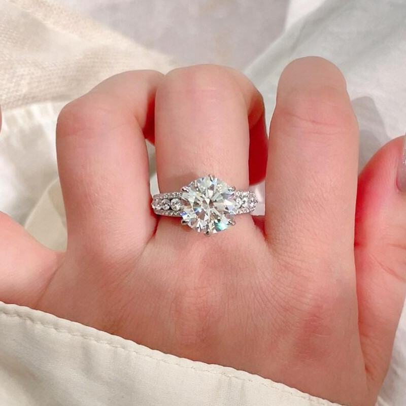4 Carats High Sparkle Classic  - Moissanite Engagement Ring 1 Carat recension och pris