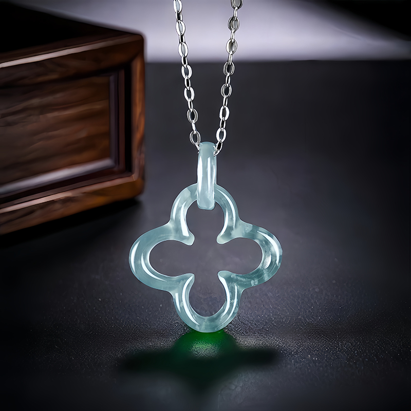 Blue Myanmar Jadeite Four Leaf - Necklaces recension och pris